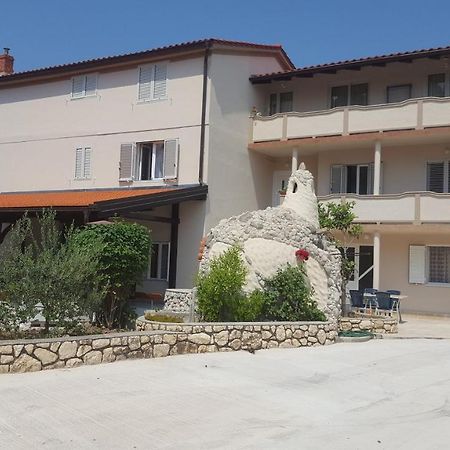 Room Ribica Банёл Экстерьер фото
